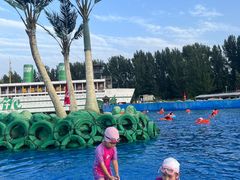 -黄河谷马拉湾海浪浴场