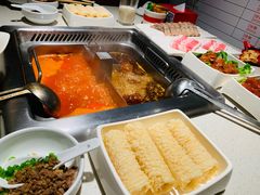 -海底捞火锅鲜切牛肉主题店(长寿路店)
