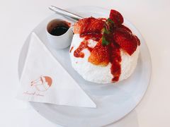 草莓芝士蛋糕雪冰-Cheevit Cheeva(Sirimangkalajarn)