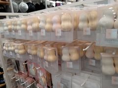 -名创优品(广东东莞东城万达2店)