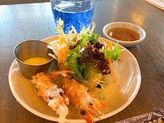 酥炸老虎虾香芒米纸卷配榴莲汁-CHINCHIN 青青·泰国料理(万象食家店)