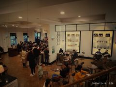 大堂-星巴克臻选(广州沙面店)