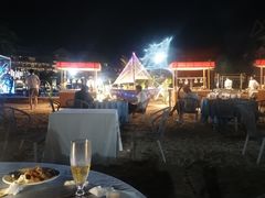 -亚龙湾希尔顿自助餐厅·海鲜·烧烤·沙滩BBQ·现场乐队