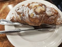 杏仁牛角包-凯宾美食廊Kempi Deli·凯宾斯基饭店(亮马桥路店)