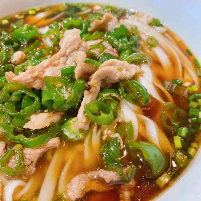 一个点赞的人 2020年12月3日 打分 开在家楼下,每天早上送完娃,嗦个粉