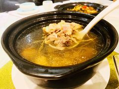 槟郎花椰炖老鸡汤-香香海南菜餐厅