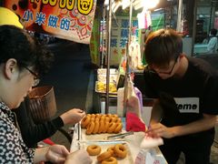 -六合夜市