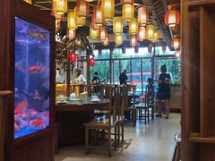 大堂-东来菜馆•手抓海鲜家常菜•海鲜锅贴(鸽子窝店)