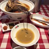 随便点了几个菜，他们家的汤真的好喝，还点了个肉夹馍