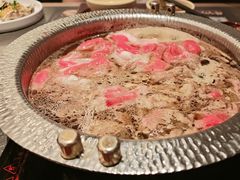 -牛YO寿喜烧·铁板烧和牛火锅自助(市府恒隆店)