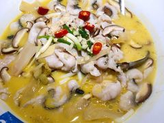 QQ酸汤鱼-蜜桃餐厅·江浙融合菜(荟聚购物中心店)