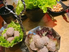-左庭右院鲜牛肉火锅(金山万达店)