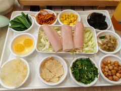 -花馬肆.云南过桥米线(汉神购物广场现场熬汤店)