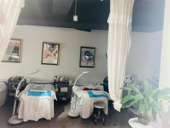 -潮店·虞妃妮轻奢美甲美睫馆