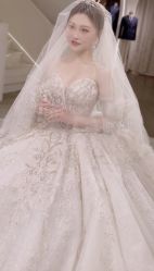 -艾米丽婚纱礼服