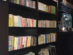 -钟书阁(松江泰晤士小镇店)