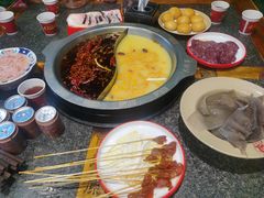花胶鸡鸳鸯锅-巴将军·非遗老字号火锅(解放碑店)