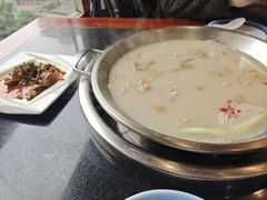 -老来福·非遗酸汤兔(凯旋路店)