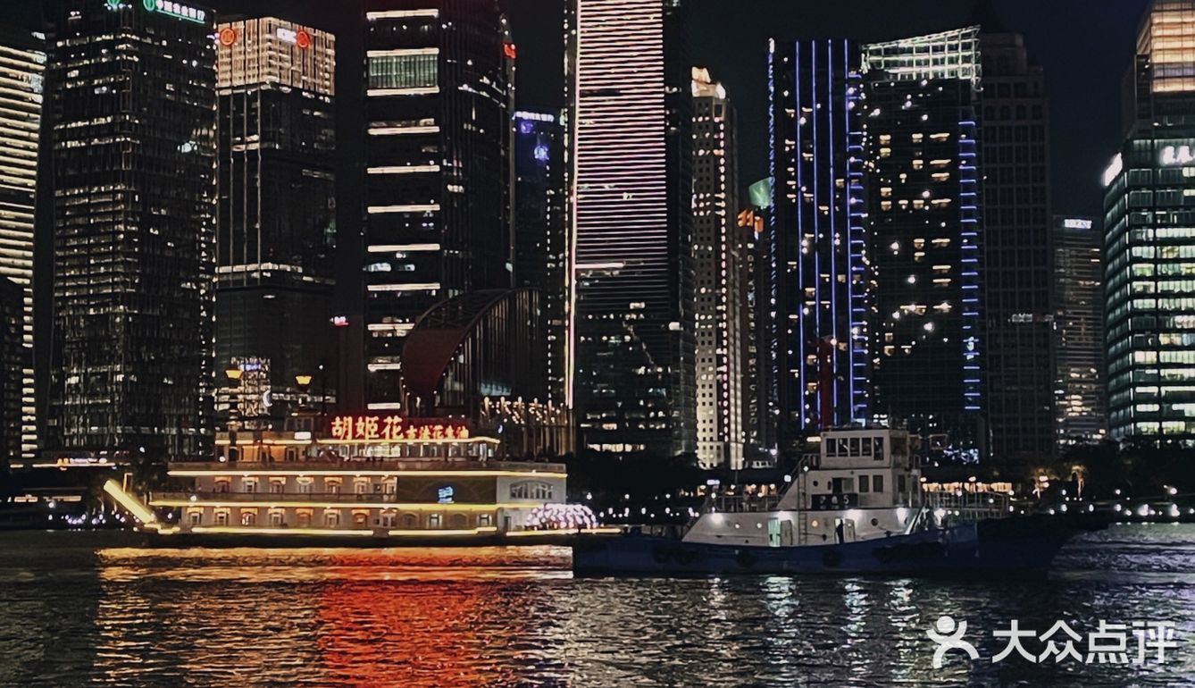 太惬意了！北外滩看过去的陆家嘴另有一番景色