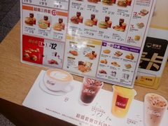 -麦当劳(展览路店)