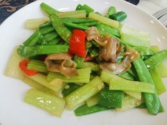 碧绿炒象拔蚌片-祈胜邨•顺德鱼生•顺德菜(容桂店)