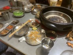 -围炉肉舍•炭烤活鳗•丹东海鲜烤肉(步行街店)