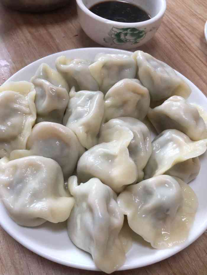 青岛美食饺子哥-"在内陆吃到海鲜饺子09真的太特别了我们.