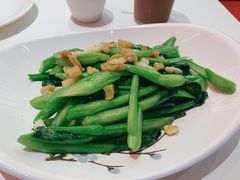 猪油渣炒菜心-兴粤匯香港茶餐厅(宝山日月光店)