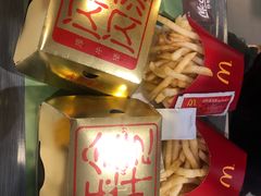 -麦当劳(世界城广场店)