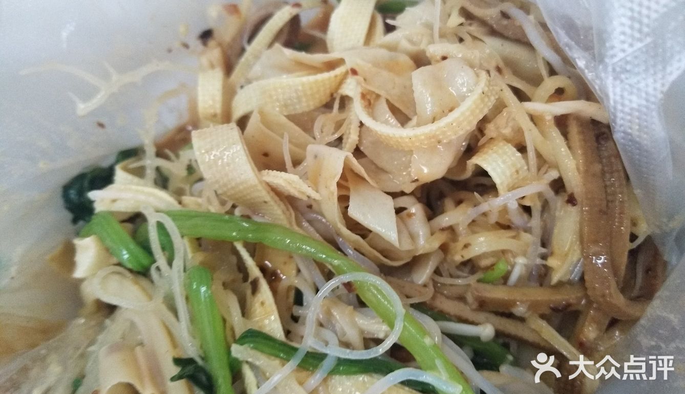 打小就喜欢吃这种凉菜凉皮之类的，加上夏天天气太热