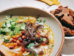-百春原湖南牛肉粉(百联世纪店)
