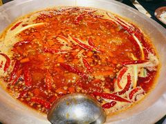 牛油红锅-王婆乔鲜鱼自助火锅(蜀汉路店)