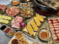 -围炉肉舍•炭烤活鳗•丹东海鲜烤肉(步行街店)