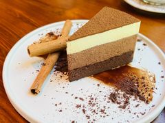 -Chom Cafe and Restaurant