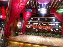 -老滇山寨•云南特色菜•地方菜•民族风情歌舞表演(金碧店)