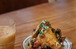 Vietnamese Crispy Chicken Wings