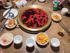 -潮火锅·麻辣牛肉火锅(观音桥方圆·LIVE店)