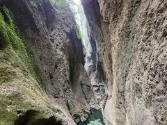 -龙水峡地缝景区