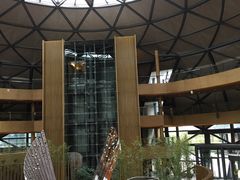 -上海滴水湖皇冠假日酒店