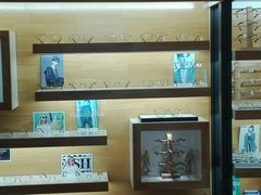 -LOGO眼镜·蔡司品牌折扣店(龙华清湖店)