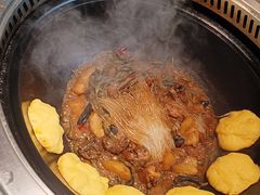 -锅老头海鲜铁锅炖