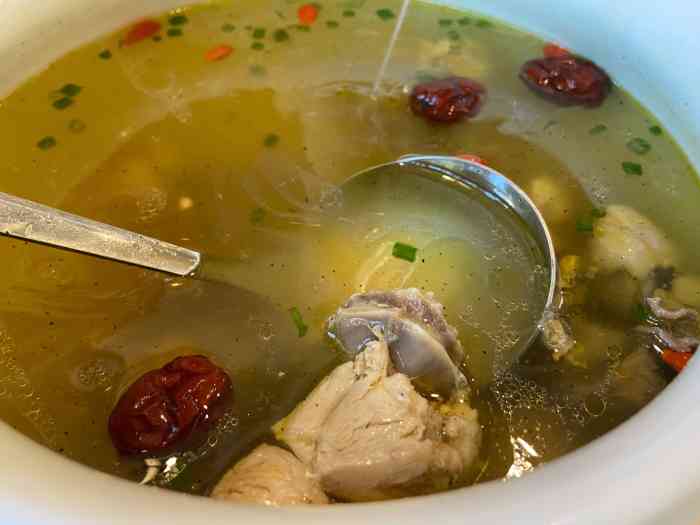 红蕃茄楚膳(万寿路店)-"环境比装修前好了很多,味道算是比较正宗吧.