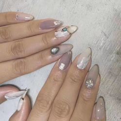 手部美甲-依依家の日式美甲美睫沙龙