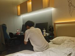 -网鱼电竞酒店(深圳福田石厦地铁站店)