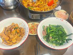 -富正毅三下锅·湘西韵味(天门山索道店)