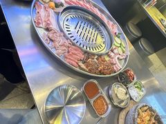 -哈哈碳都·牛肋条无限自助烤肉(台江万达店)