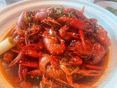 -肥小宝·金牌油焖大虾(襄阳龙虾地标店)