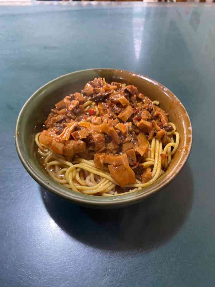 尹荞面-"很干净,老板夏天会把头发剪光,味道也很不."-大众点评移动版