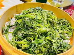 蒸槐花-闯关东东北农家菜(崂山石老人店)
