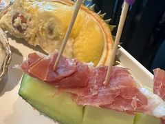 -雍容荟帝王蟹活龙虾展台自助(IFS黑金店)
